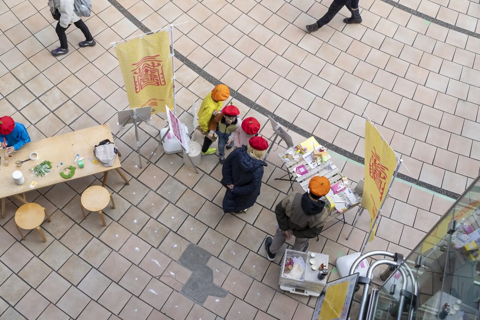 三茶パティオ地下1階、屋外広場にオープン