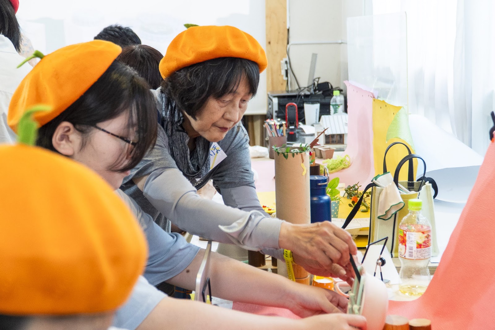 1ミリずつ動かしては、シャッターを切る