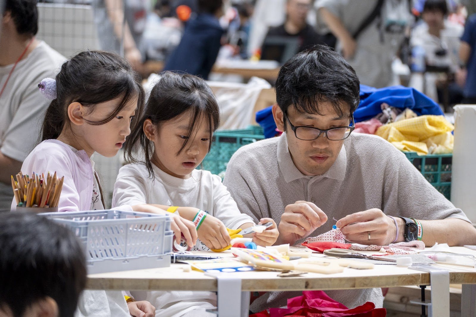 親子で並んで、もくもくと